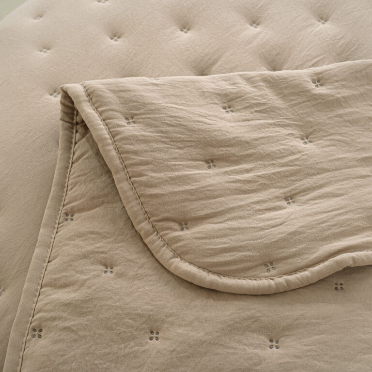 cubrecama clara verano